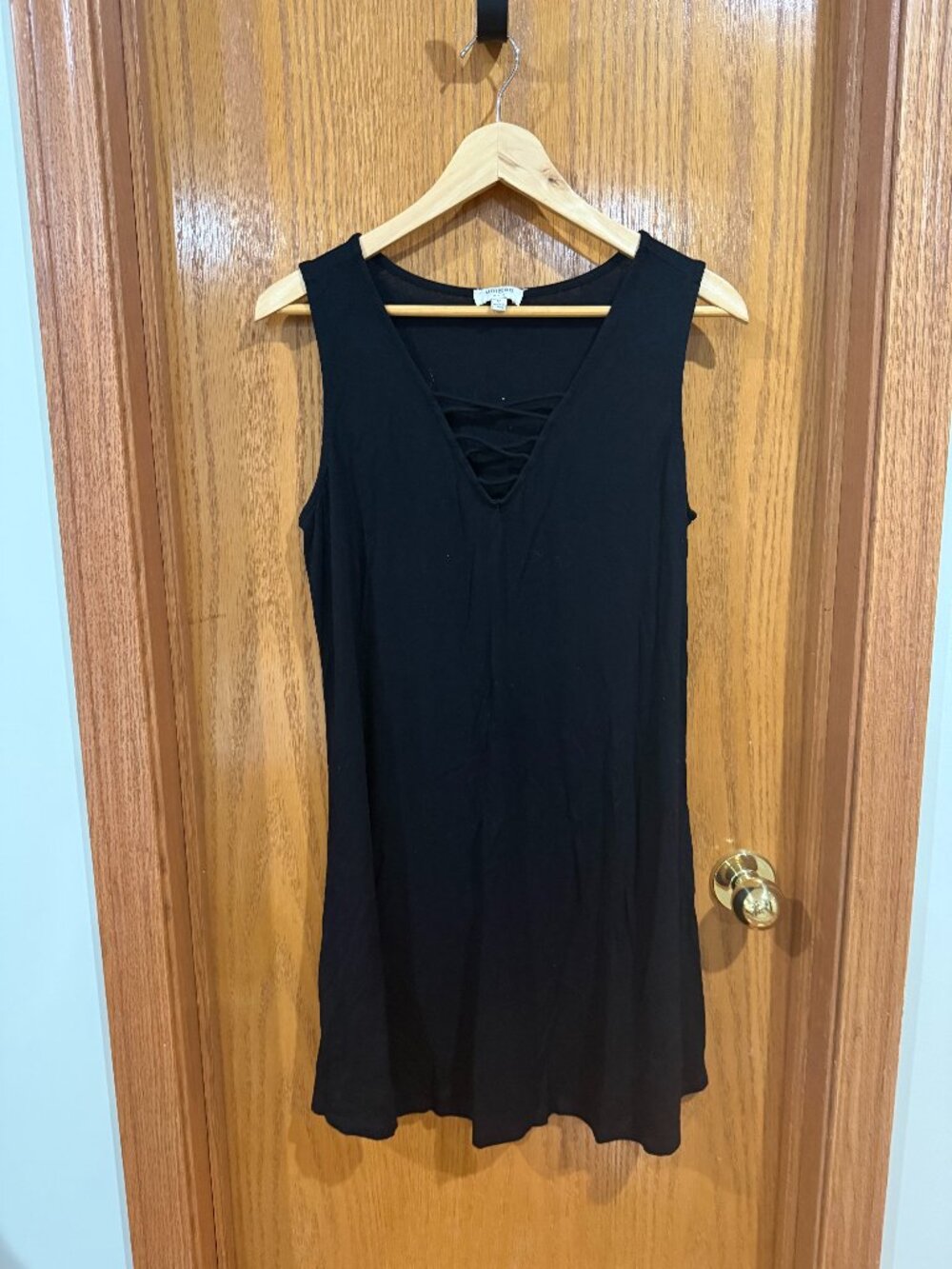 Umgee Black Lace Up V-Neck Sleeveless Top M